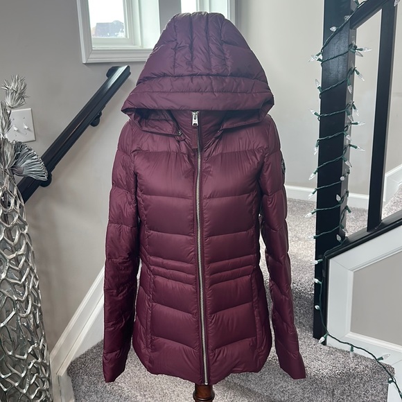 Abercrombie & Fitch Jackets & Blazers - Abercrombie and Fitch Maroon Down Coat like new condition